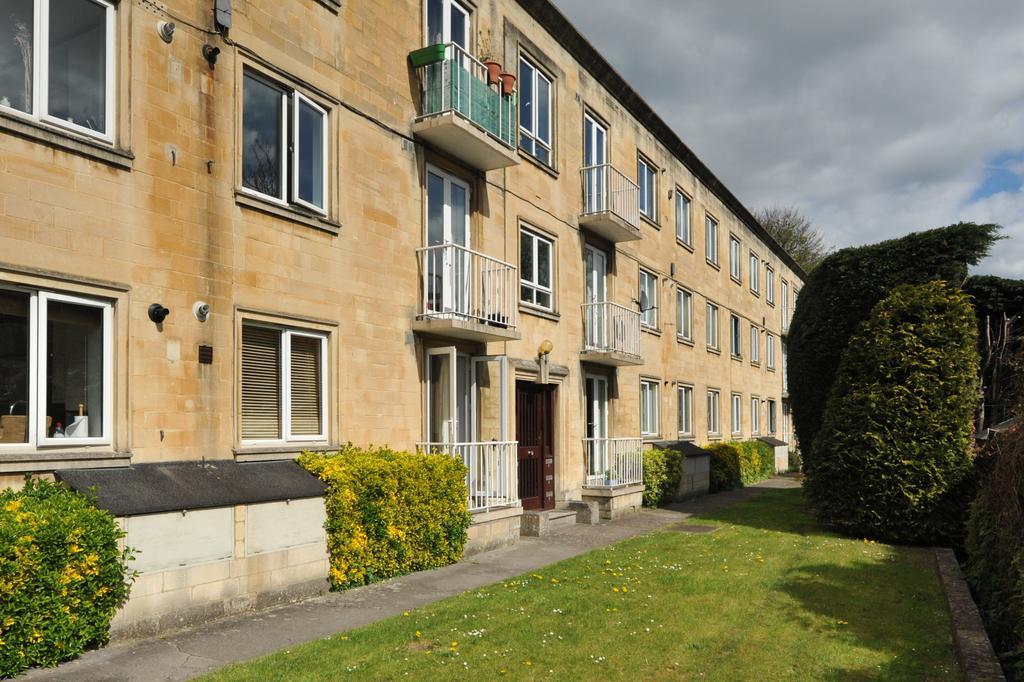 Kensington Court Apartment Bath Exterior photo